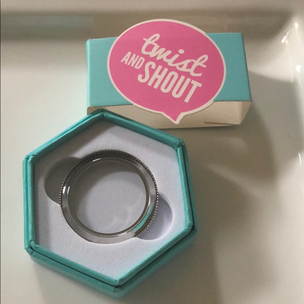 Origami Owl~ Heirloom Twist Locket Face